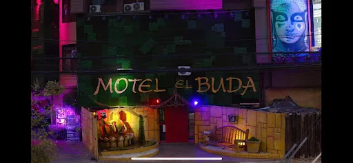 Motel El Buda en Recoleta