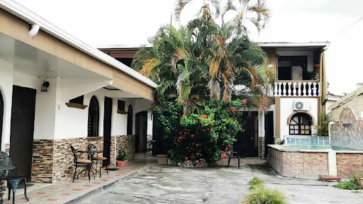 Cabinas Madeleine en Puntarenas, Costa Rica
