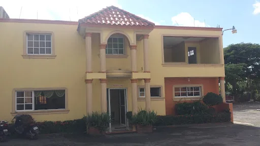Hotel Burgos en Hato Mayor del Rey, República Dominicana