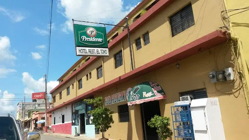 Hotel Restaurant El Toro en Monte Plata, República Dominicana