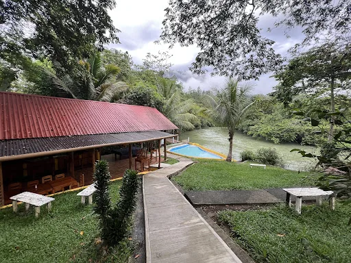Hostal Oasis the Traveler en Lanquin, Guatemala