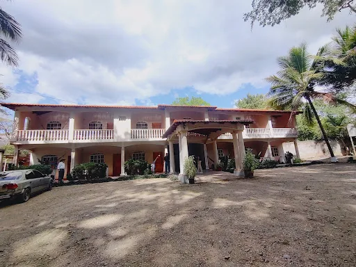 Hotel Y Balneario Villa Paraiso en Santa Maria del Real, Honduras