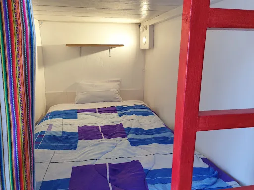 Skhostal en Cusco, Perú