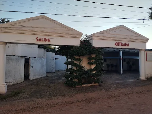 Motel Maximus en Colonia Mariano Roque Alonso, Paraguay