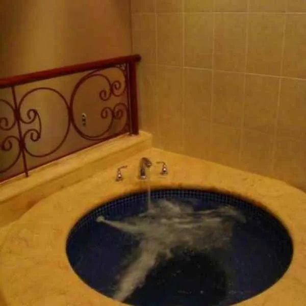Auto Hotel Masferrer habitación temática