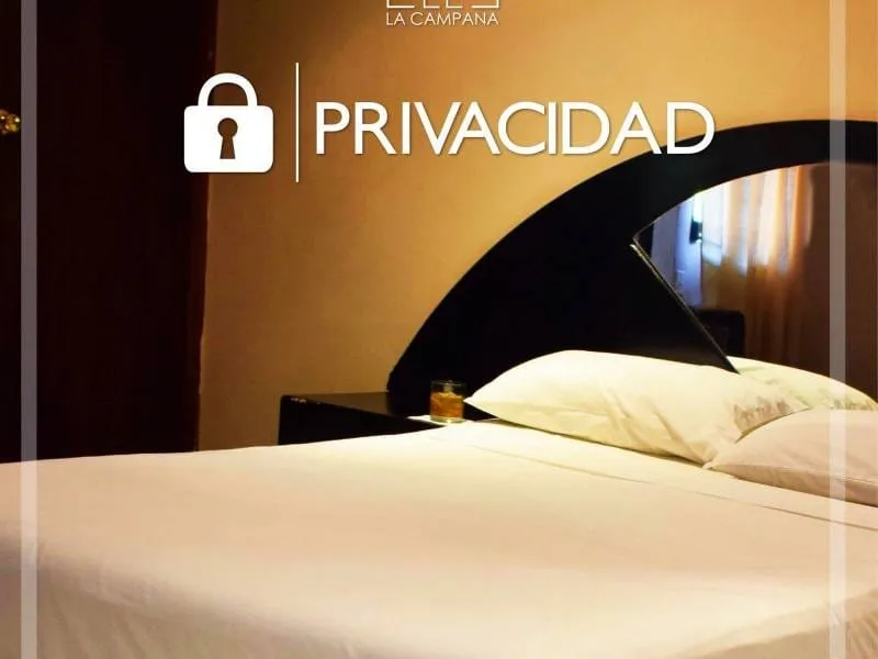 La Campana Auto Hotel cama