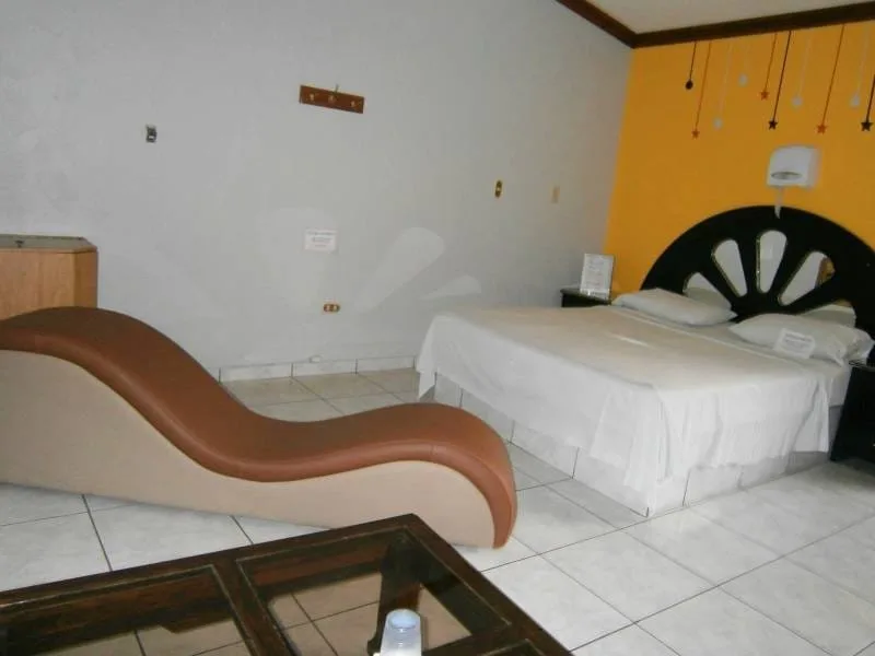 Auto Hotel Riviera jacuzzi