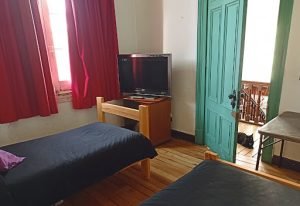 Hostal Irreal, Centro