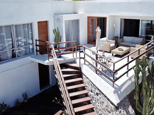 Hotel K, Caldera
