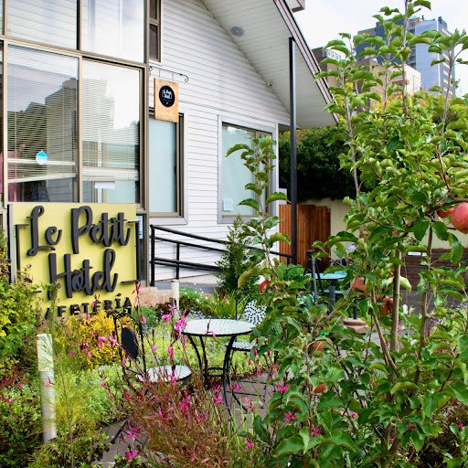 Hotel Le Petit, Concepción