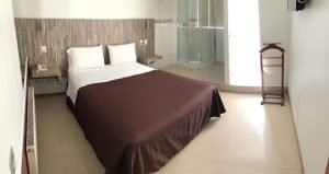 Love Motel Marin, Centro