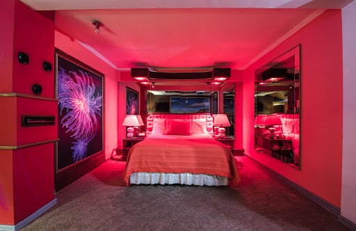 Motel Sky, Centro