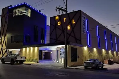 Baby blue Motel-Saltillo