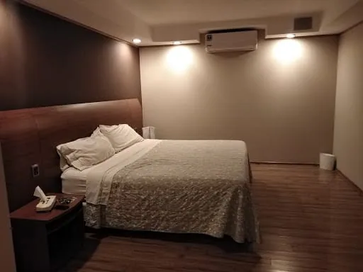 Motel B A | Leon