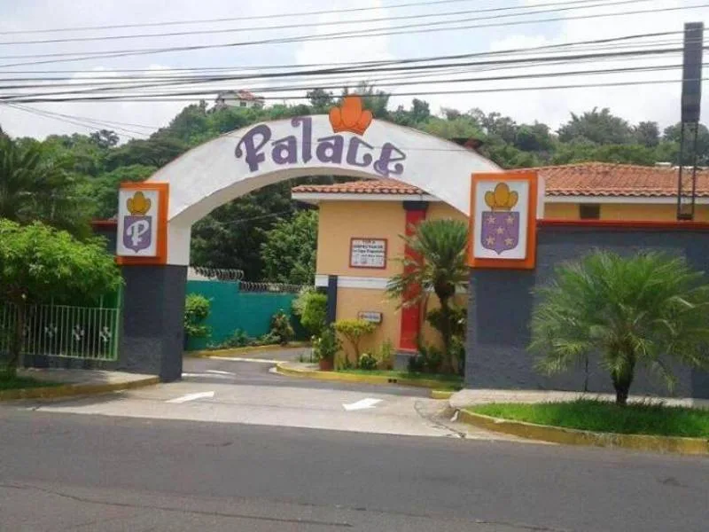 1-auto-hotel-palace