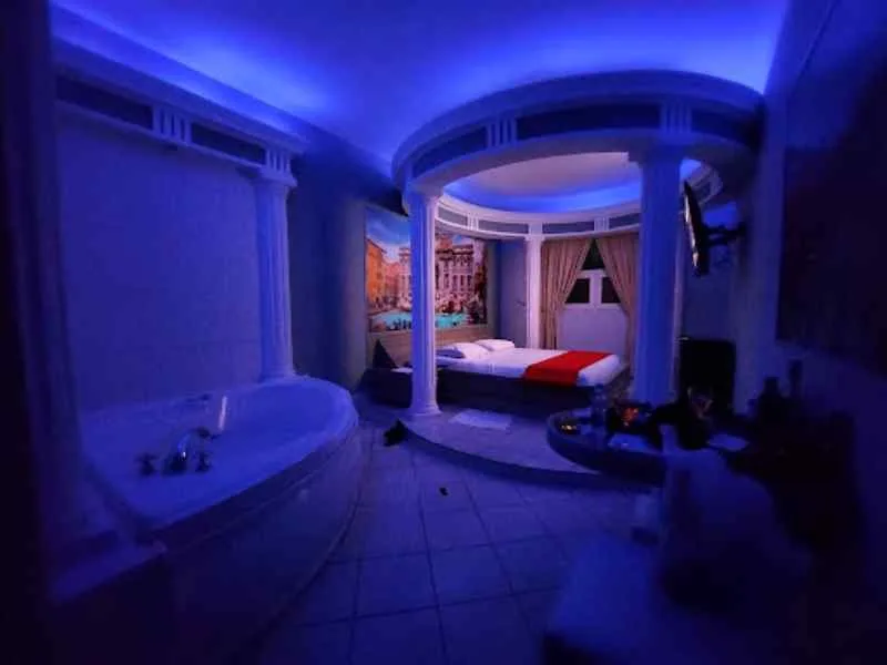 7-majestic-auto-hotel